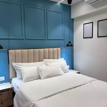 Boutique Suite Lodha Opposite Gcc Мумбай Екстериор снимка