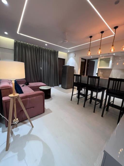 Boutique Suite Lodha Opposite Gcc Мумбай Екстериор снимка